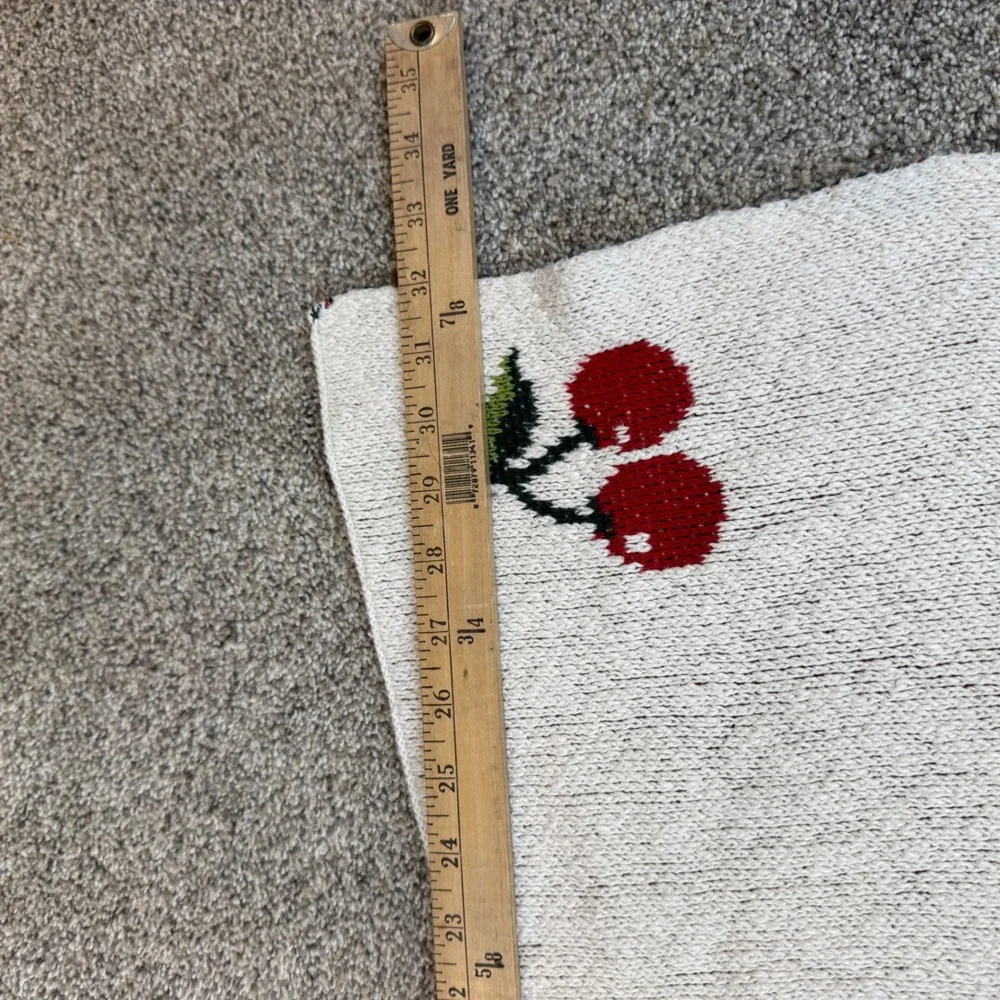 Vintage Style Cherry Knit‎ Throw Blanket Cream Red Fruit Pattern 32x42